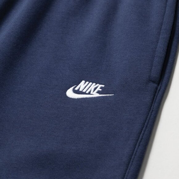 Nike Sportswear Club Fleece Tapered Joggers. Brand New. Mens Size: XL. - Picture 3 of 8